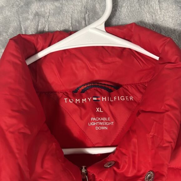 Tommy Hilfiger Red Down Packable Puffer Lightweight Jacket Size XL - Picture 3 of 11